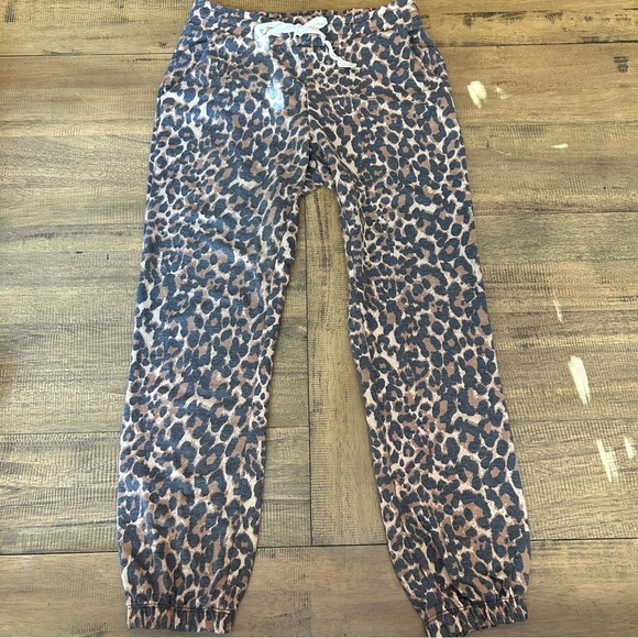 Lulus Leopard Jogger Crop Pants - Picture 1 of 4